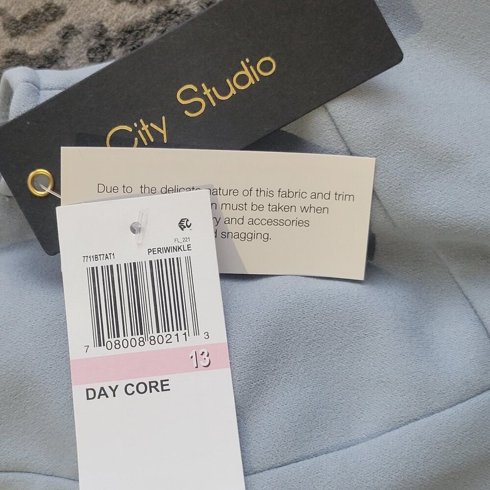 NWT City Studios Juniors' Lace-Sleeve Mini Dress Size 13 - Picture 10 of 15